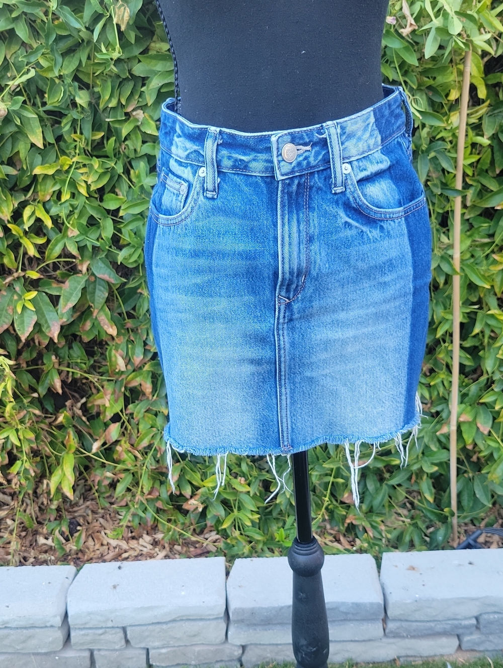 Lovers + Friends "Elijah" Two-Tone Blue Denim Mini Skirt Sz 25